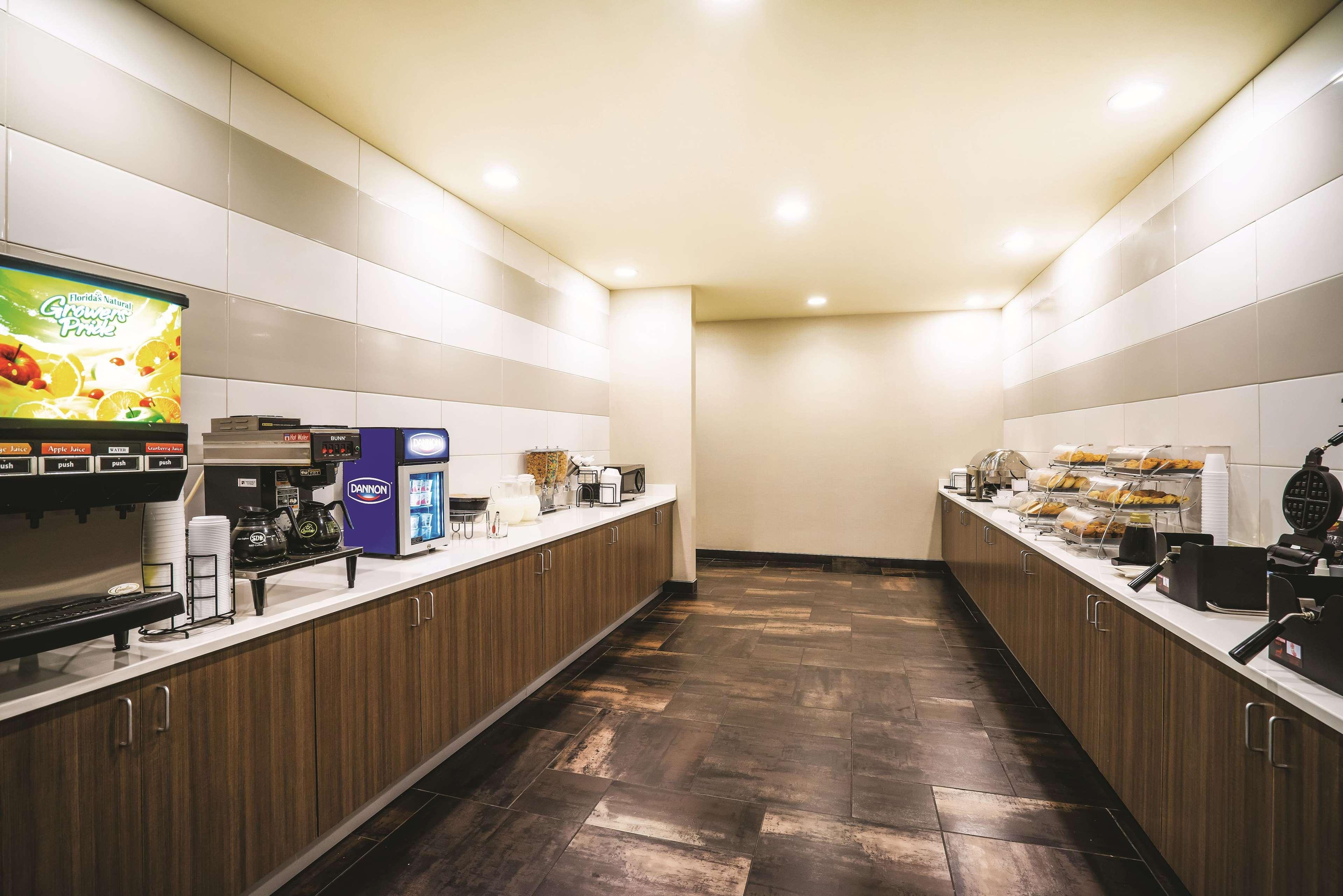 La Quinta By Wyndham Baltimore South Глен Бърни Екстериор снимка